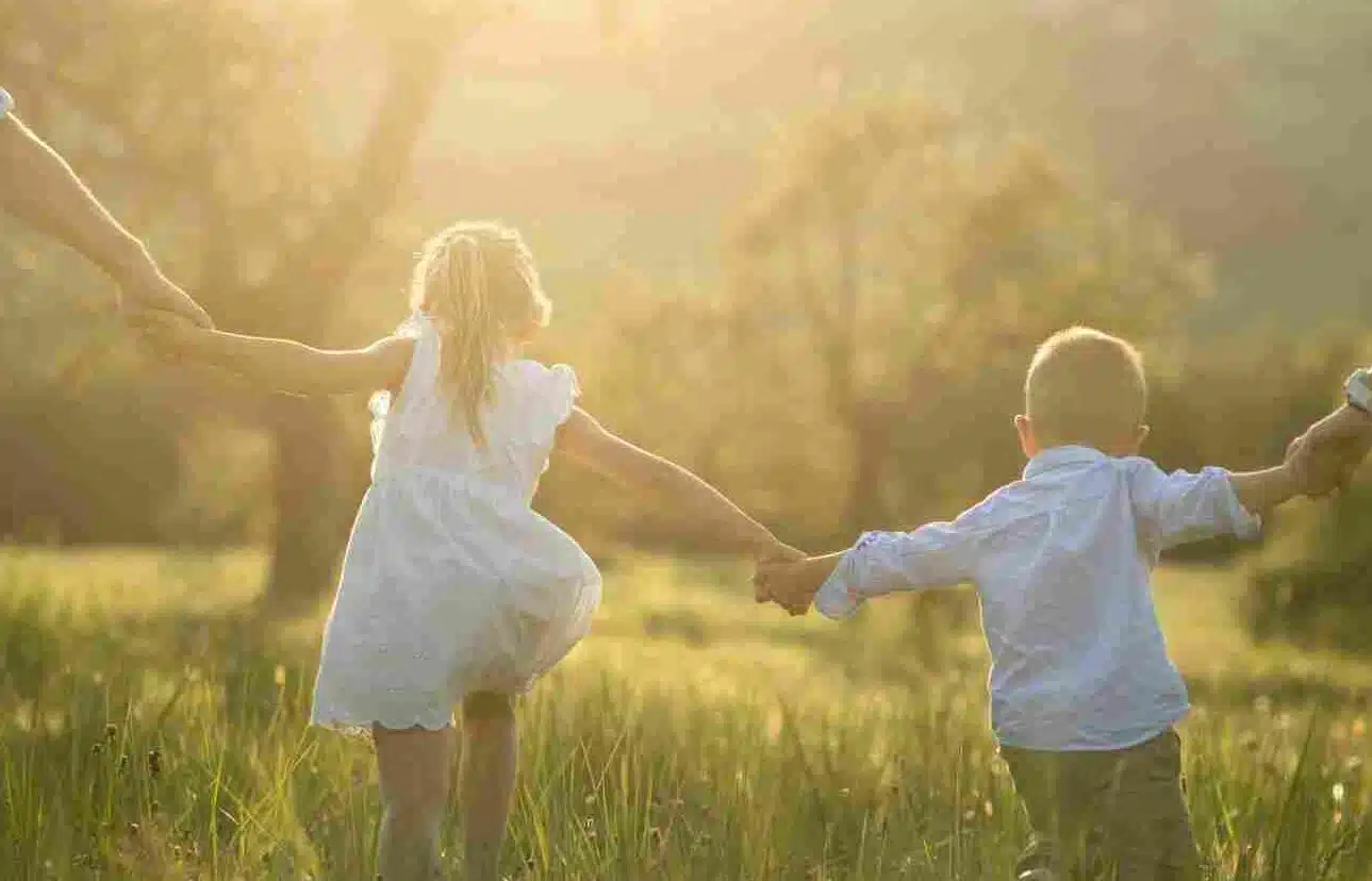 Notarization often marks significant moments in our lives. From the joy of purchasing a new home to thoughtfully preparing wills or trust, power of attorneys to care for loved ones or ourselves, notarized documents play a pivotal role in these key milestones. At On Call & Mobile certified notaries, we understand the importance of these events and are here to ensure the process is smooth, professional, and stress-free.