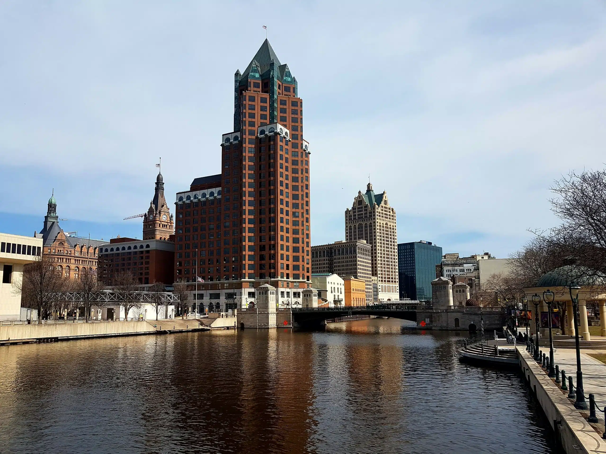 Free Notary Services-Milwaukee, Wisconsin